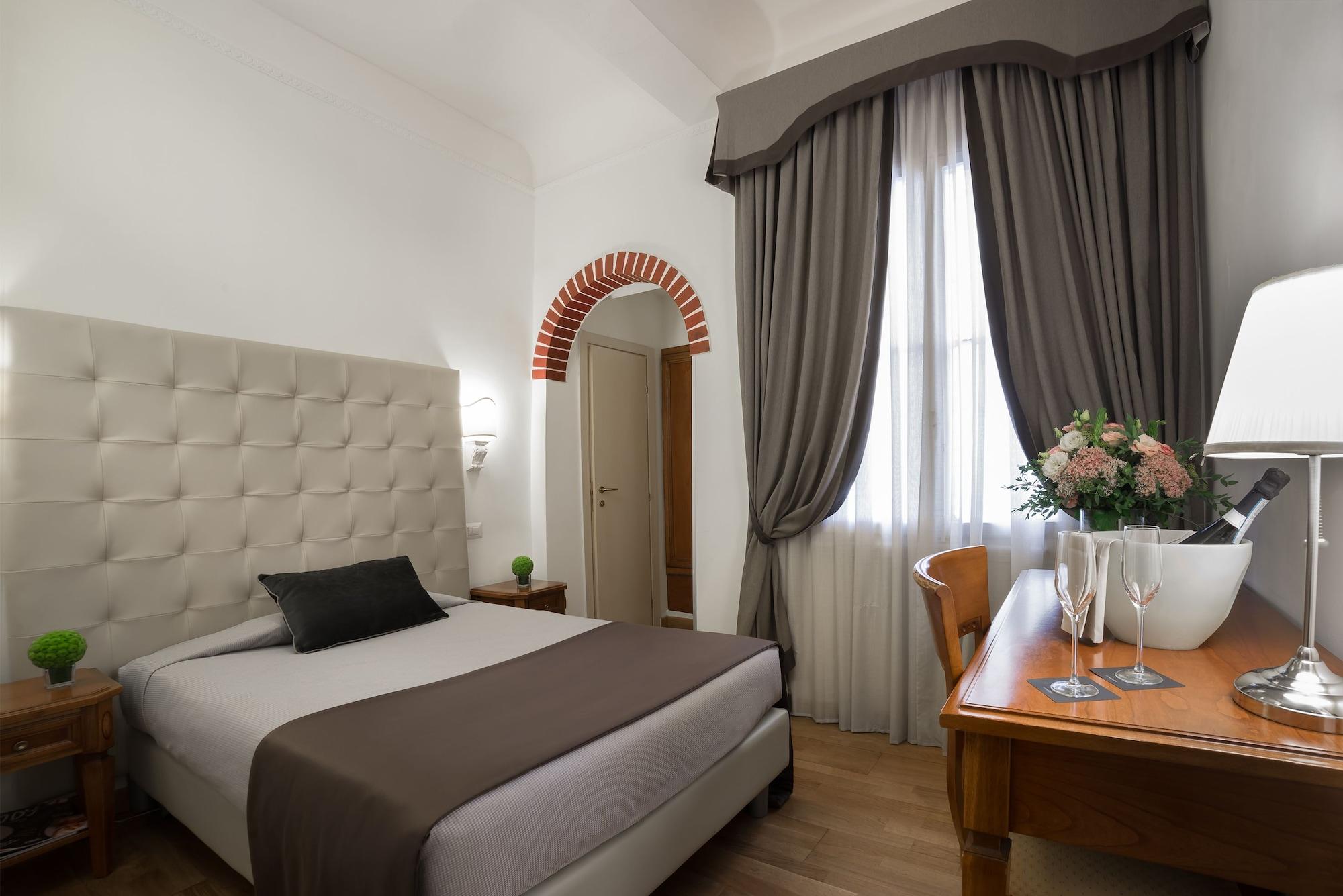 Hotel Bretagna Heritage - Alfieri Collezione Florencja Zewnętrze zdjęcie